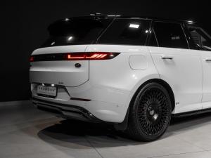 Land Rover Range Rover Sport D350 Dynamic HSE - Image 16