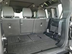 Land Rover Defender 110 D350 X-Dynamic HSE - Image 28