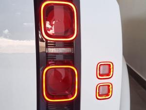 Land Rover Defender 110 D350 X-Dynamic HSE - Image 7