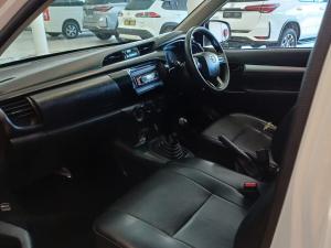 Toyota Hilux 2.0 single cab S (aircon) - Image 7