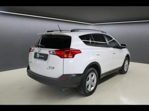 Toyota RAV4 2.2D-4D AWD VX - Image 2