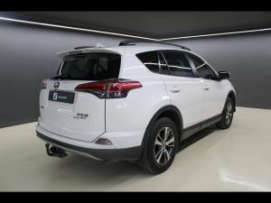 Toyota RAV4 2.2D-4D AWD VX - Image 2