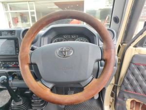 Toyota Land Cruiser 79 4.5D-4D V8 double cab LX - Image 8