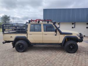 Toyota Land Cruiser 79 4.5D-4D V8 double cab LX - Image 3