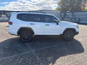 Toyota Land Cruiser 300 3.3D GR-Sport - Image 3