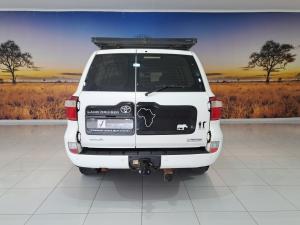 Toyota Land Cruiser 200 4.5D-4D V8 GX-R - Image 5
