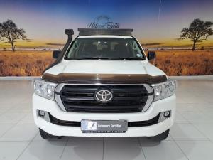 Toyota Land Cruiser 200 4.5D-4D V8 GX-R - Image 4