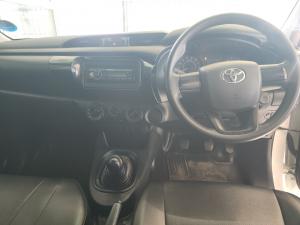 Toyota Hilux 2.0 single cab S (aircon) - Image 6