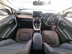 Toyota RAV4 2.0 GX auto - Image 6