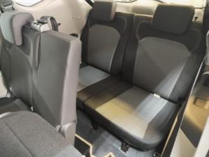 Renault Triber 1.0 Evolution - Image 10