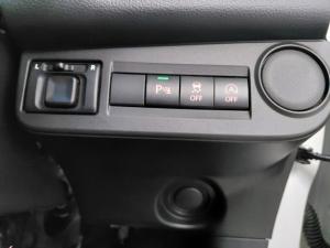 Toyota Vitz 1.0 XR manual - Image 11