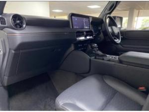 Toyota Land Cruiser Prado 2.8GD VX-R - Image 9