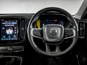 Volvo XC40 B4 Plus Dark - Image 3