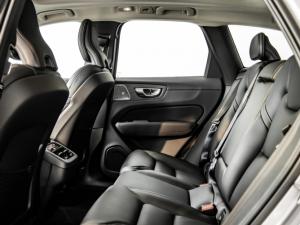 Volvo XC60 B5 AWD Plus Dark - Image 8