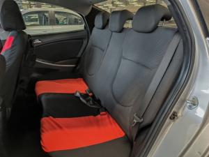 Hyundai Accent hatch 1.6 Fluid auto - Image 9
