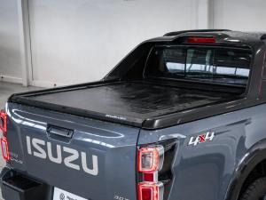 Isuzu D-Max 3.0TD double cab V-Cross 4x4 - Image 13