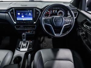 Isuzu D-Max 3.0TD double cab V-Cross 4x4 - Image 21