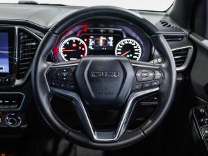 Isuzu D-Max 3.0TD double cab V-Cross 4x4 - Image 22