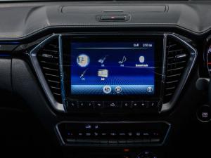 Isuzu D-Max 3.0TD double cab V-Cross 4x4 - Image 23