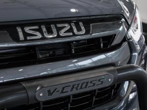 Isuzu D-Max 3.0TD double cab V-Cross 4x4 - Image 7