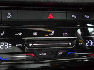 Volkswagen T-Roc 2.0TSI 4Motion R-Line - Image 18