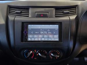 Nissan Navara 2.5DDTi single cab XE - Image 13