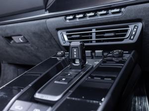 Porsche 911 Carrera 4 GTS coupe - Image 17