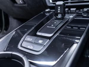 Porsche 911 Carrera 4 GTS coupe - Image 18