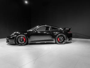 Porsche 911 Carrera 4 GTS coupe - Image 4