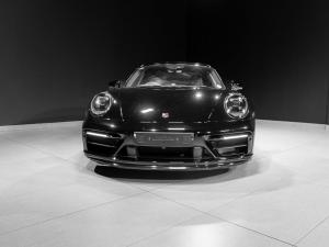 Porsche 911 Carrera 4 GTS coupe - Image 9