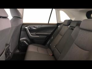 Toyota RAV4 2.0 GX auto - Image 11