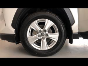 Toyota RAV4 2.0 GX auto - Image 18