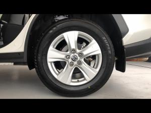 Toyota RAV4 2.0 GX auto - Image 19