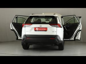 Toyota RAV4 2.0 GX auto - Image 24