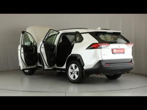 Toyota RAV4 2.0 GX auto - Image 25