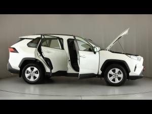 Toyota RAV4 2.0 GX auto - Image 30
