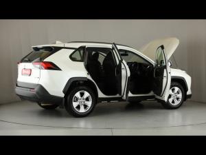 Toyota RAV4 2.0 GX auto - Image 31