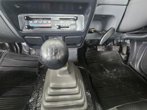 Nissan NP300 Hardbody 2 - Image 9