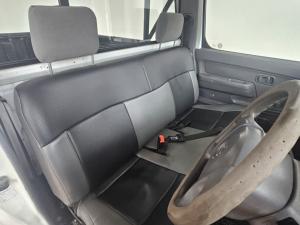 Nissan NP300 Hardbody 2 - Image 11