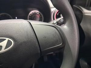Hyundai Grand i10 1.0 Premium hatch - Image 10