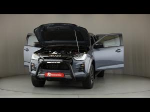 Isuzu D-Max 3.0TD double cab V-Cross 4x4 - Image 28
