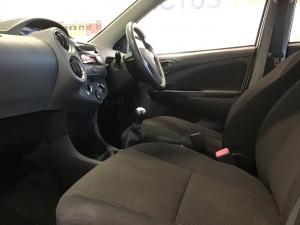 Toyota Etios hatch 1.5 Sprint - Image 7
