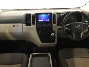 Toyota Quantum 2.8 SLWB bus 14-seater GL manual - Image 6