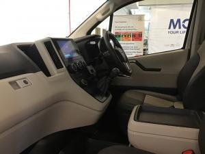 Toyota Quantum 2.8 SLWB bus 14-seater GL manual - Image 7