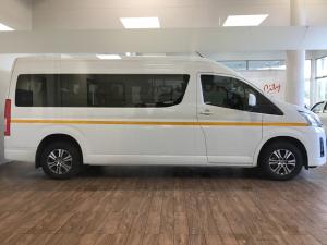 Toyota Quantum 2.8 SLWB bus 14-seater GL manual - Image 3