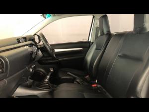 Toyota Hilux 2.0 single cab S (aircon) - Image 7