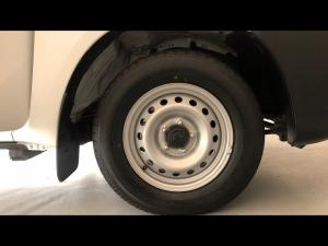 Toyota Hilux 2.0 single cab S (aircon) - Image 17