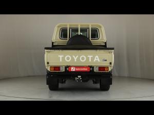 Toyota Land Cruiser 79 2.8GD-6 double cab auto - Image 5