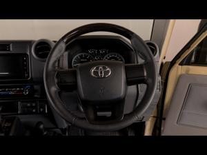 Toyota Land Cruiser 79 2.8GD-6 double cab auto - Image 8