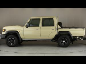 Toyota Land Cruiser 79 2.8GD-6 double cab auto - Image 22